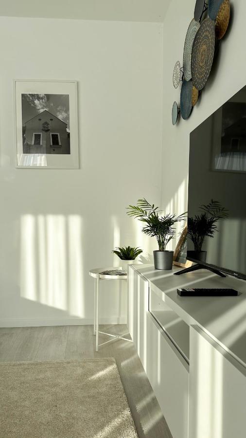 Linden Apartman 001 - Adults Only Mosonmagyaróvár 외부 사진
